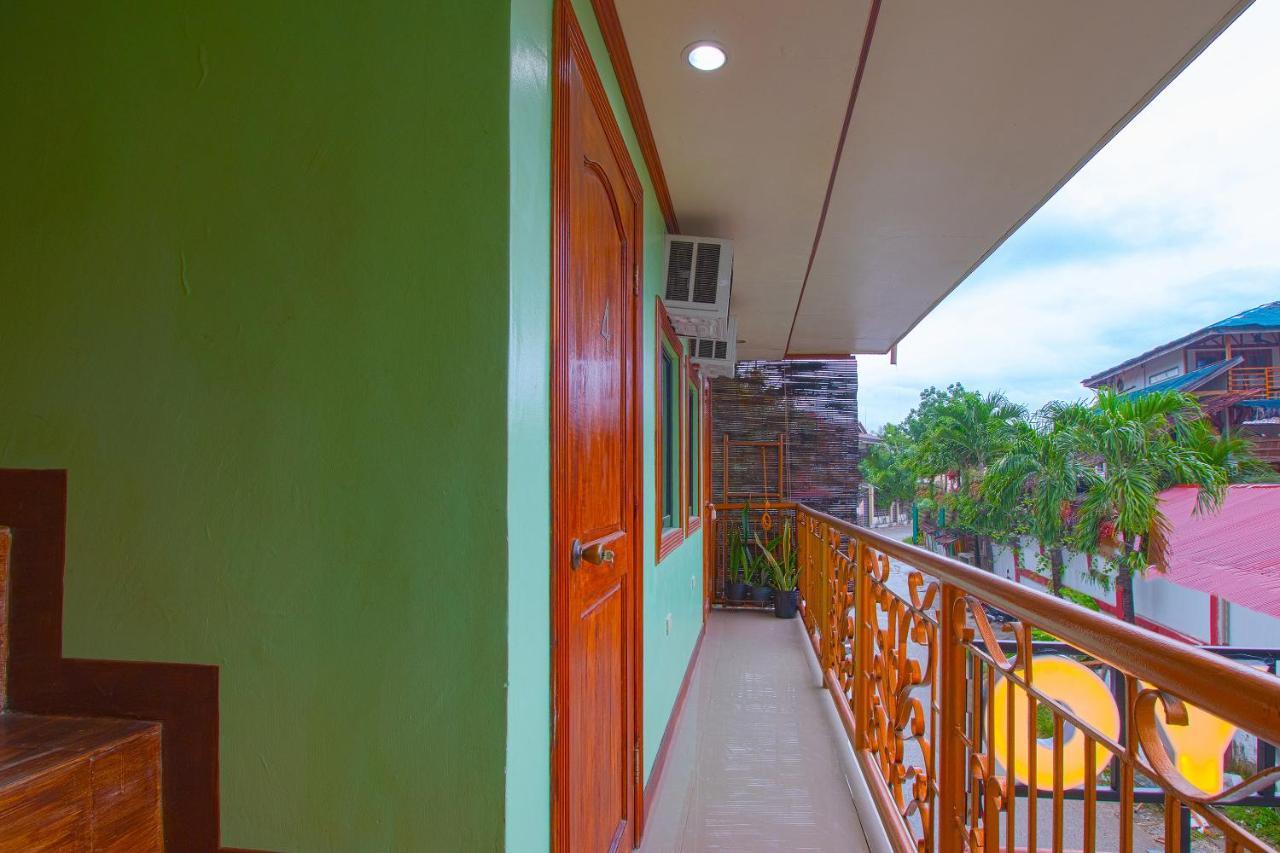 Oyo 788 Lisa'S Guesthouse Moalboal Exterior foto